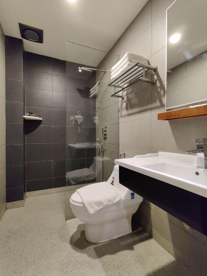 Castello Hotel Kulai Kültér fotó