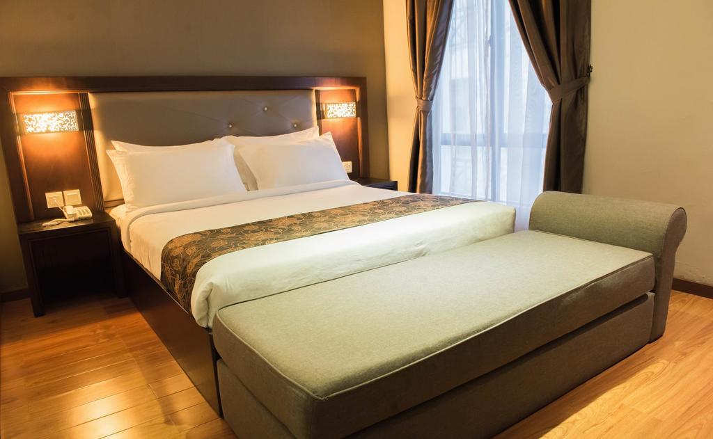Castello Hotel Kulai Kültér fotó